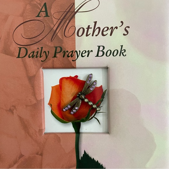 ⚡️FINAL PRICE⚡️ ‘A MOTHER’S DAILY PRAYER BOOK’ 366-DAY HARDBACK DEVOTION… - Picture 2 of 14